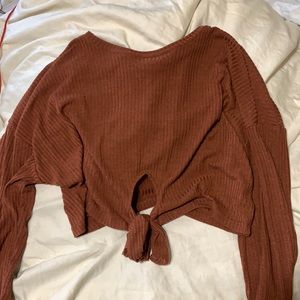 drop shoulder knot hem tee